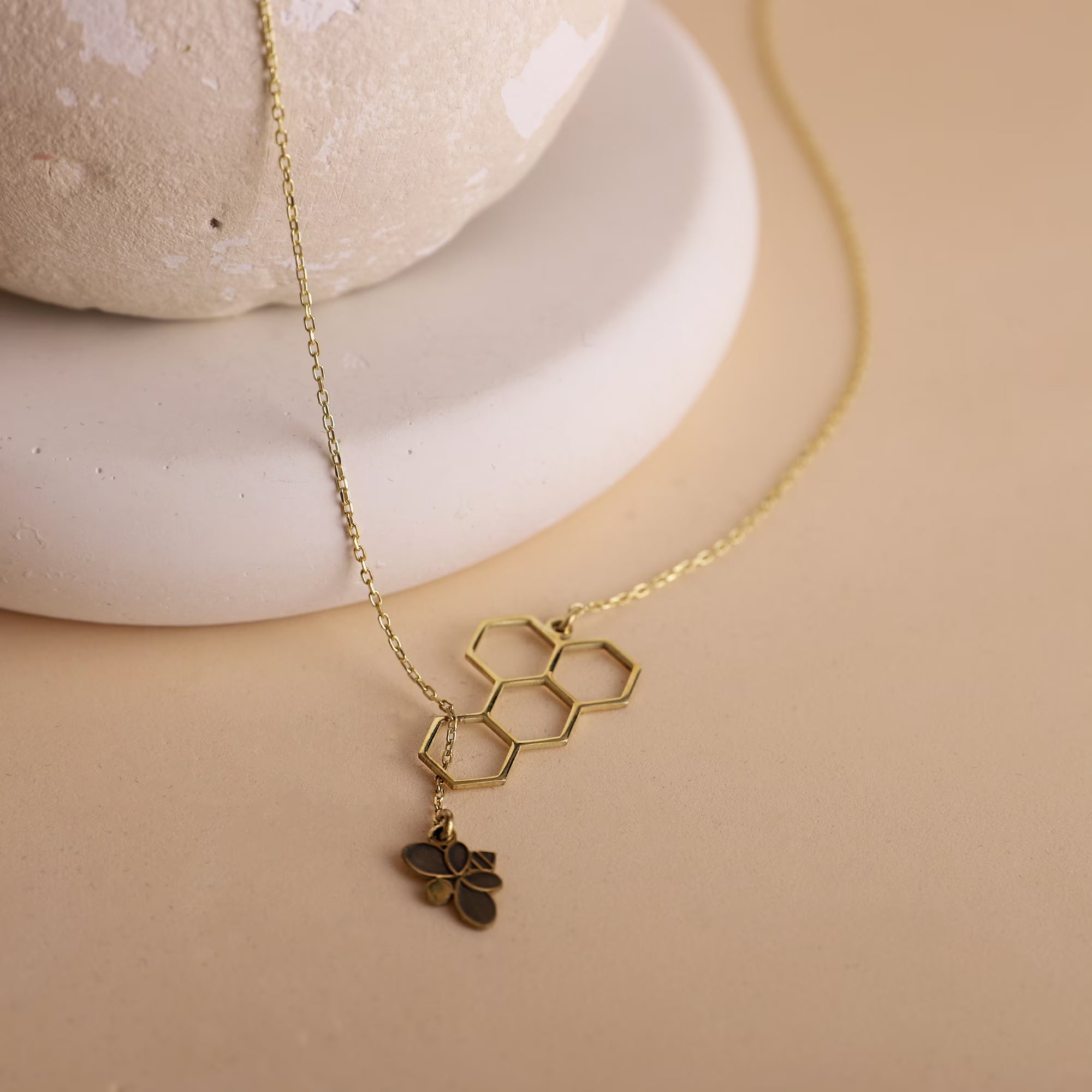 Honeycomb with Bumblebee Dainty Necklace | Minimalist Gold Honeycomb Necklace | Silver Bee Necklace | Gift for Women