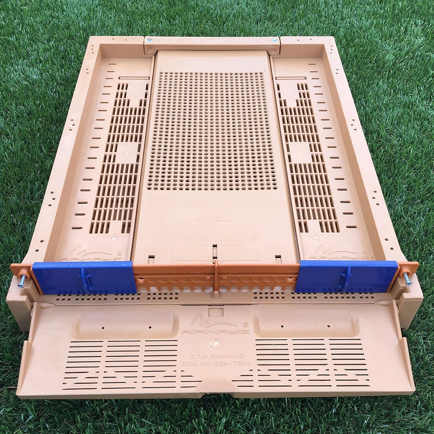 Premium Screened Bottom Board 10 Frame Langstroth for Wood Hives with Built in Pollen Trap and Pollen Drawer, Entrance Reducers and Ventilation System for Moisture Control